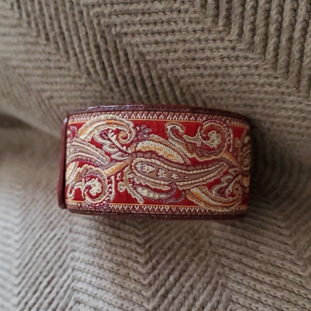 KESSARIS QUARTZ WATCH PAISLEY BOHO FLEXIBLE BAND RED GOLD SQUARE FACE - Picture 4 of 10